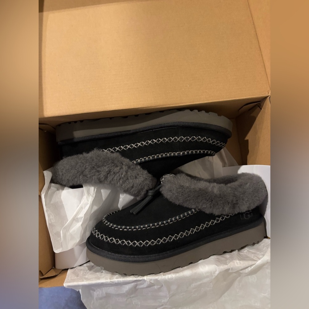 Brand new Ugg slippers!!